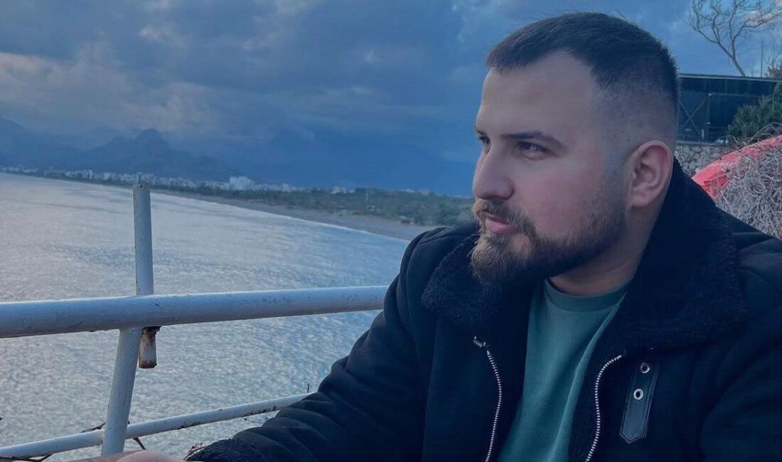 Antalya’da bir otelin önünde alkol alıp gürültü yapan kişilerle yaşanan