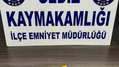 Gediz ilçesinde polis tarafından gerçekleştirilen operasyonda, 272 içimlik A4 kağıdına