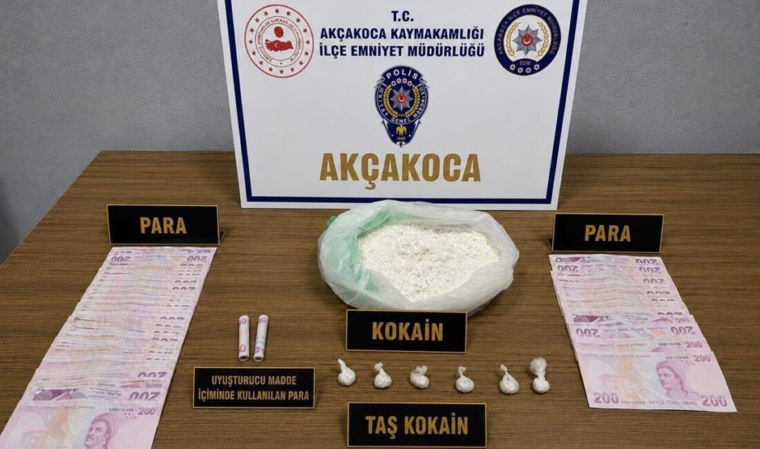 Akçakoca ilçesinde gerçekleştirilen uyuşturucu operasyonunda 4 şüpheliden biri tutuklandı. Akçakoca