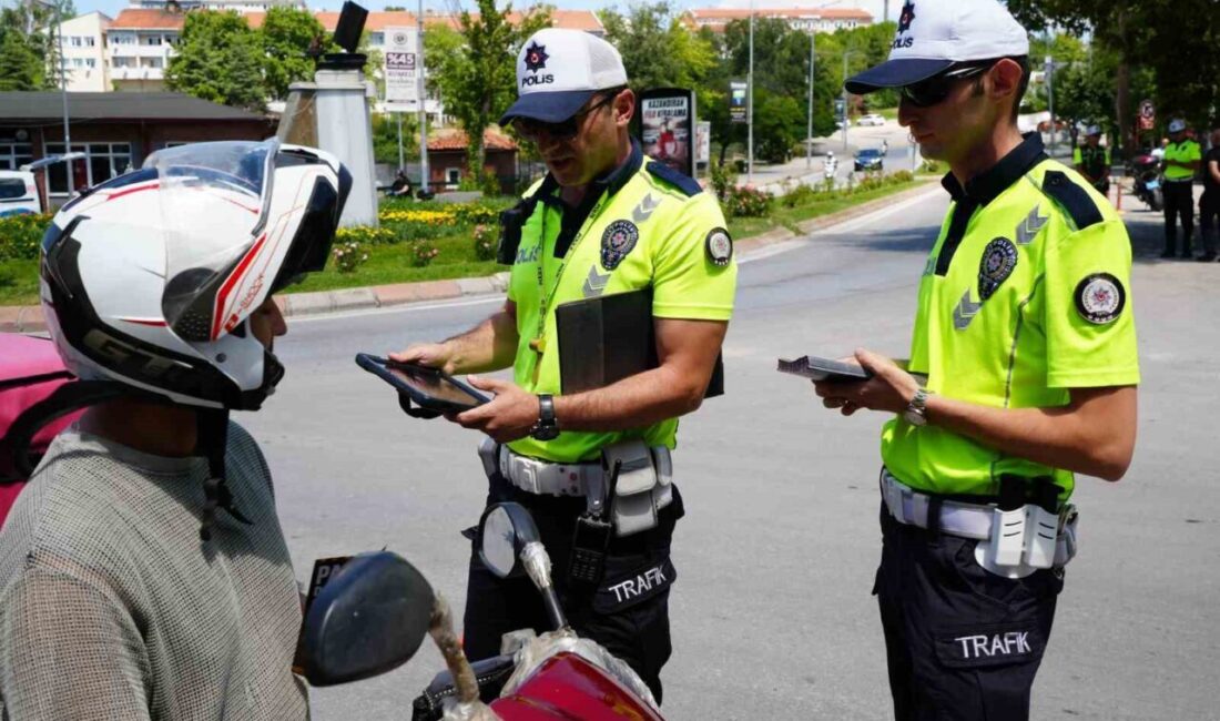 Edirne’de gerçekleştirilen bir trafik denetiminde, İl Emniyet Müdürü Muhittin Ayhan