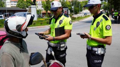 Edirne’de gerçekleştirilen bir trafik denetiminde, İl Emniyet Müdürü Muhittin Ayhan