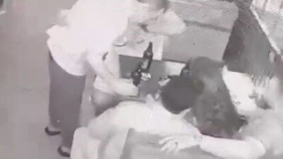 İzmir’in Konak ilçesindeki bir eğlence mekanında yaşanan bıçaklı kavgada belediye