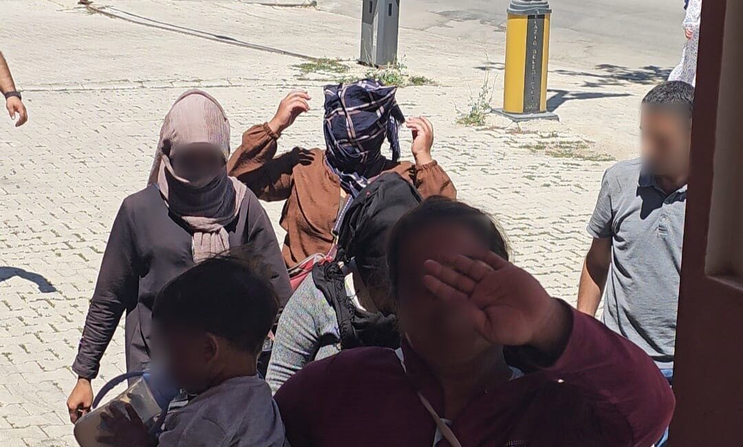 Elazığ Belediyesi Zabıta Müdürlüğü ekipleri, manevi duyguları istismar ederek vatandaşlardan