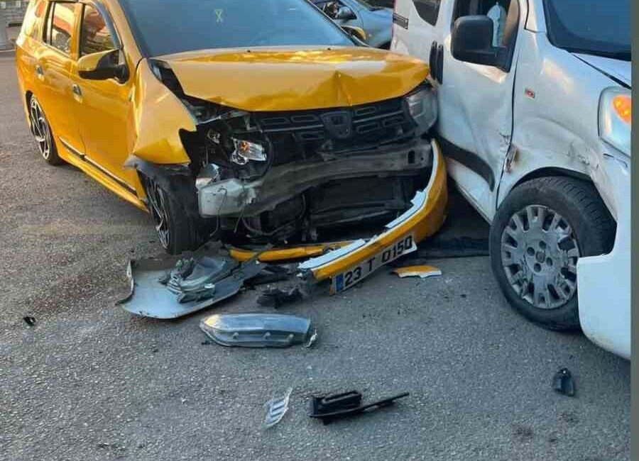Elazığ’ın Sürsürü Mahallesi’nde meydana gelen trafik kazasında 1 kişi yaralandı.