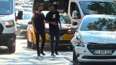 Elazığ’da meydana gelen trafik kazasında, Zübeyde Hanım Caddesi’nde seyir halindeki