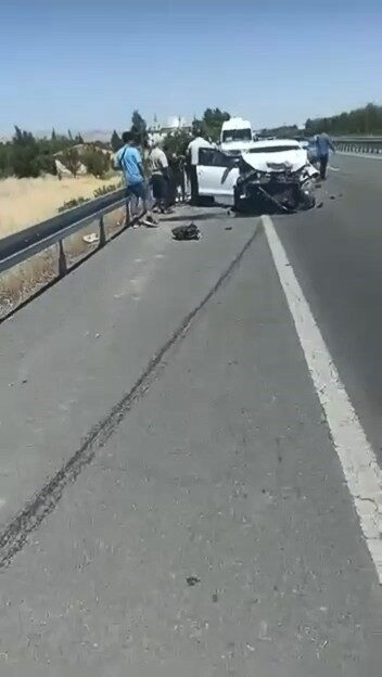 Elazığ’da bir otomobil ile traktörün çarpışması sonucu meydana gelen trafik