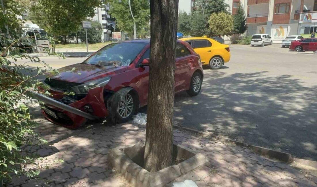 Elazığ’da ticari taksi ile otomobilin çarpışması sonucu meydana gelen trafik