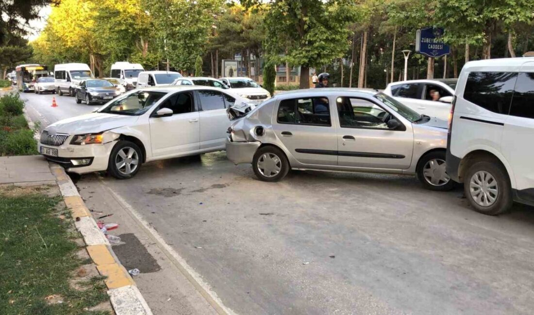 Elazığ’da meydana gelen zincirleme trafik kazasında, 2’si çocuk toplam 4
