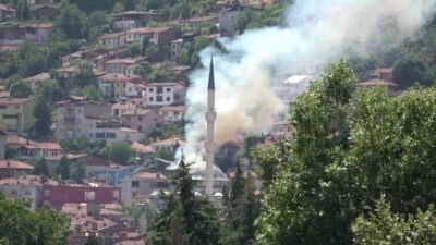 Amasya’da, Fethiye Mahallesi’nde bulunan iki katlı bir evde çıkan yangında