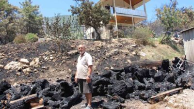 Antalya’nın Kumluca ilçesine bağlı Yazır Mahallesi’nde meydana gelen orman yangını
