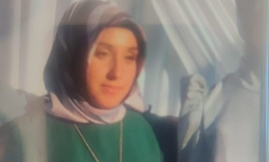 Malatya’nın Akçadağ ilçesinde eşini bıçaklayarak öldürdüğü suçlamasıyla tutuklu olarak yargılanan