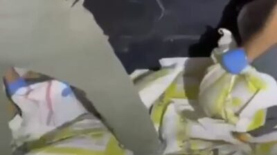 Balıkesir’in Erdek ilçesinde polis ekipleri tarafından gerçekleştirilen bir operasyonda bir