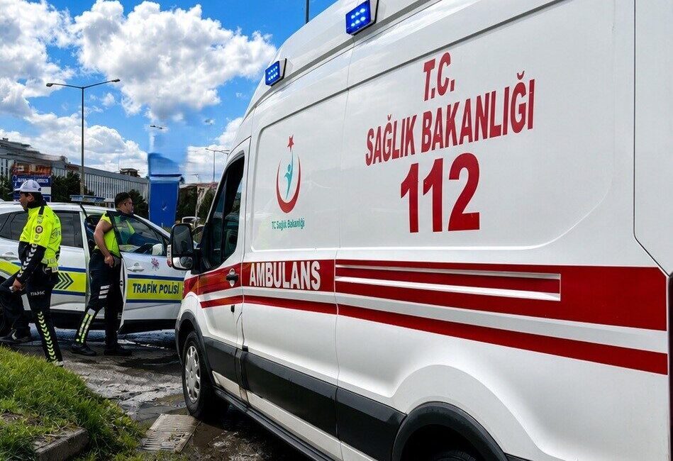 Erzincan’da, Gaziantep’ten Tekman ilçesine gitmekte olan yolcu minibüsü kaza yaptı.