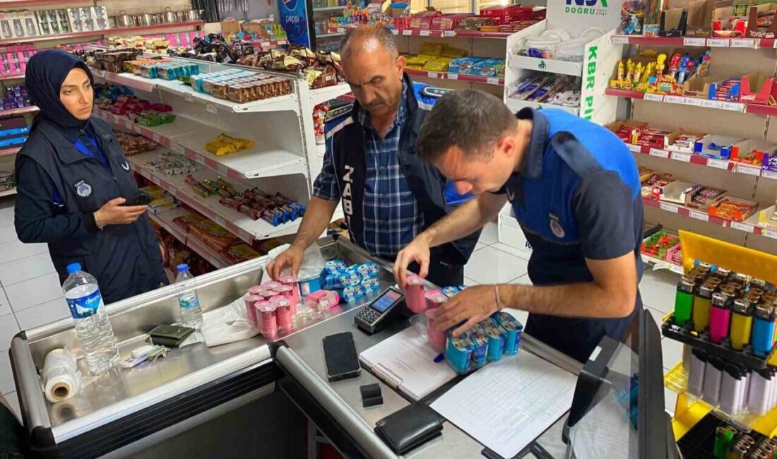 Erzincan Belediyesi Zabıta Müdürlüğü ekipleri, kent genelindeki marketlerde denetimler yaparak