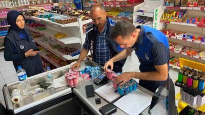 Erzincan Belediyesi Zabıta Müdürlüğü ekipleri, kent genelindeki marketlerde denetimler yaparak