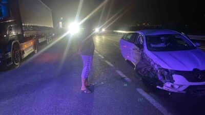 Erzincan-Erzurum karayolunda meydana gelen trafik kazasında bir tır ile bir