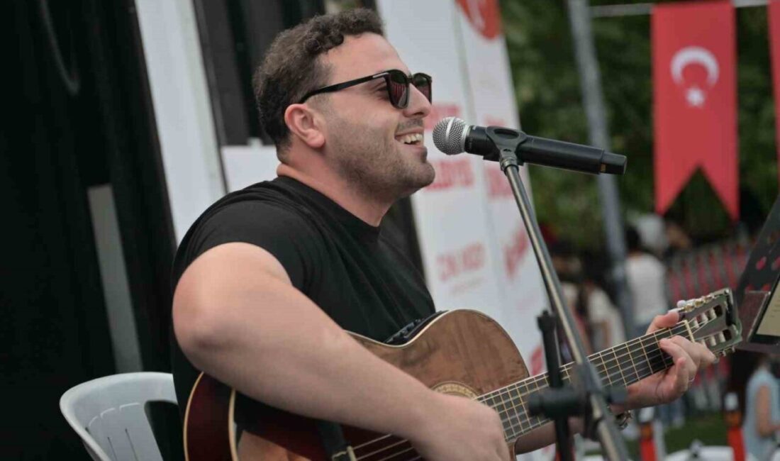 Muhsin Yazıcıoğlu Parkı’nda Esenyurt Belediyesi tarafından düzenlenen Açık Hava Yaz