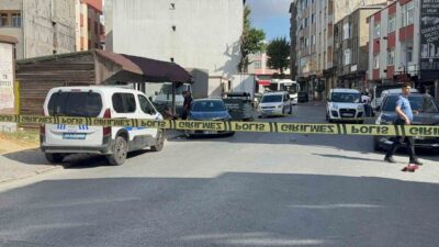 İstanbul’un Esenyurt ilçesinde kimliği belirsiz bir kişi, sokak ortasında 2