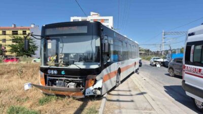 Eskişehir’de bir cadde üzerinde meydana gelen zincirleme trafik kazasında, iki