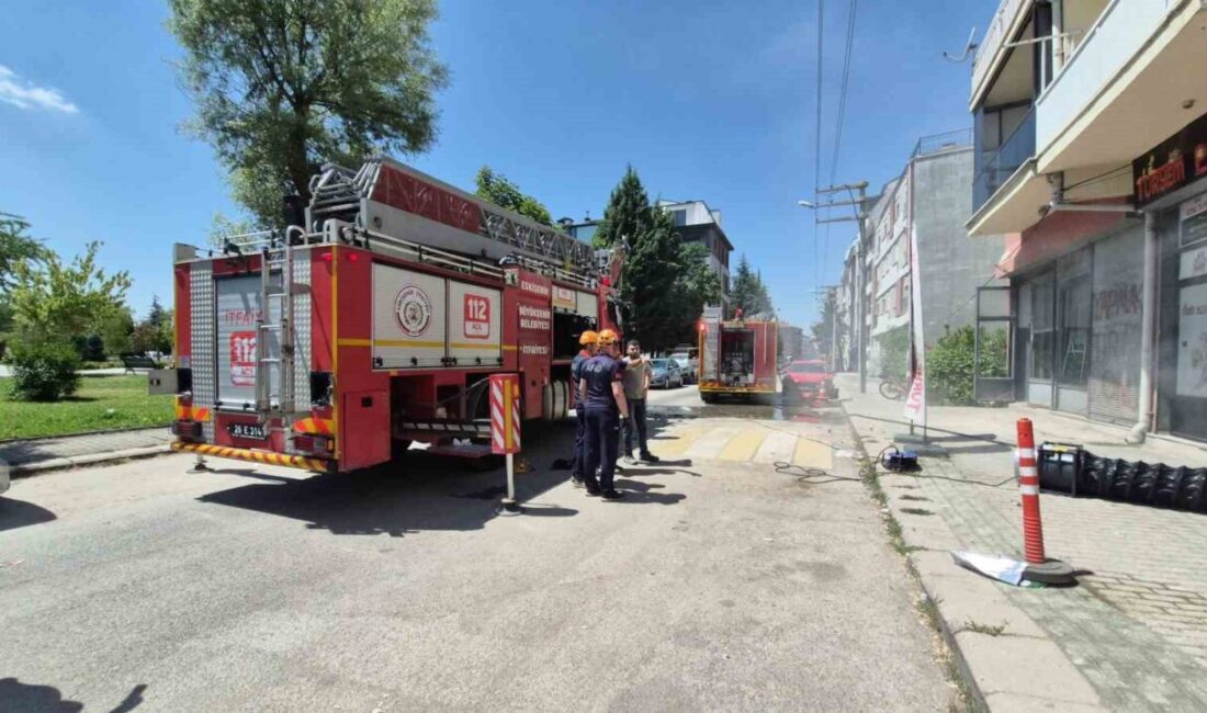 Eskişehir’deki bir iş yerinde nedeni henüz belirlenemeyen bir yangın çıktı.