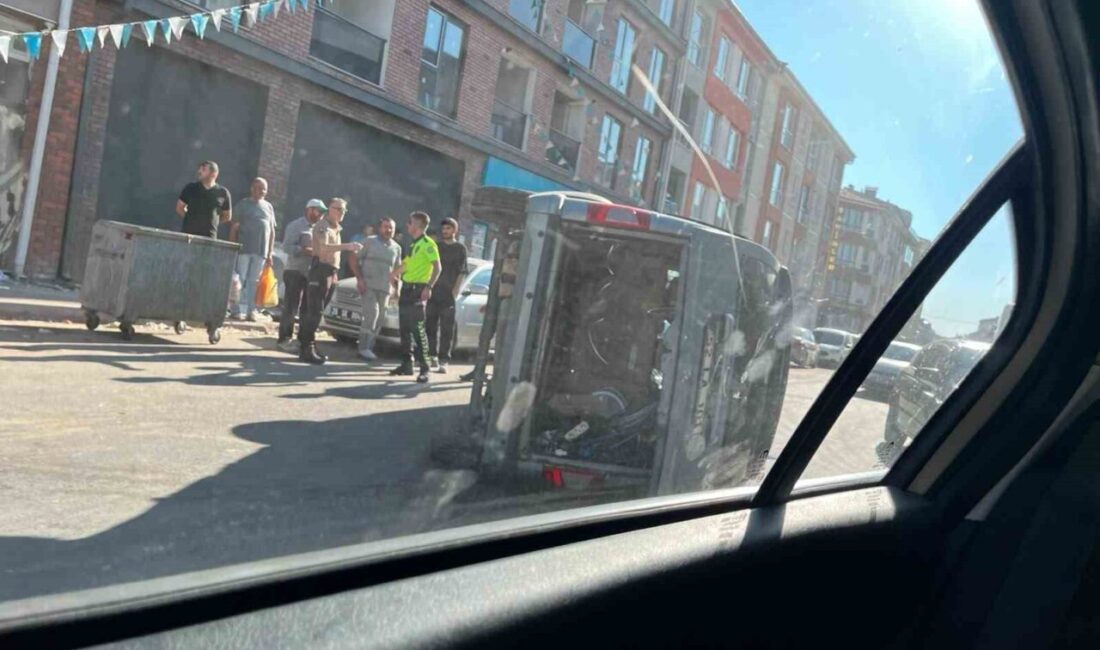 Eskişehir’de meydana gelen trafik kazasında, hafif ticari aracın başka bir