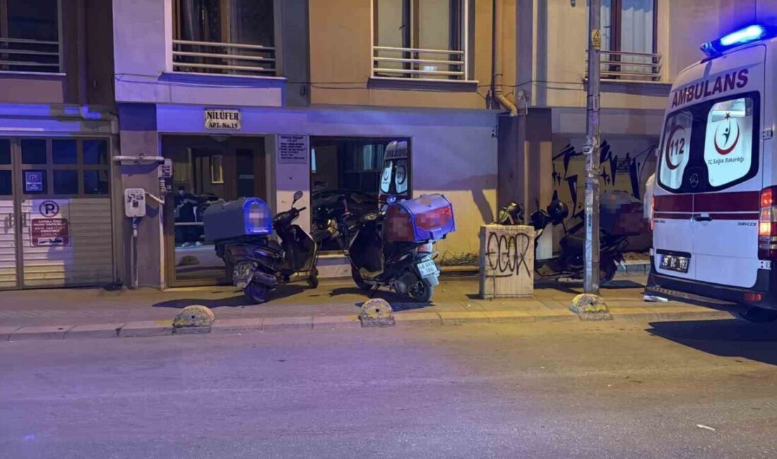 Eskişehir’de bir otomobile çarpıp yaralanan motosiklet sürücüsü, kaza sonucu yaralandı.