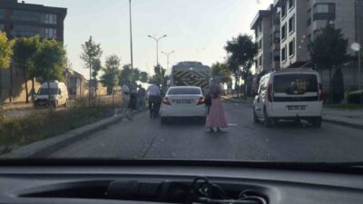 Eskişehir’de, bir otomobilin servis aracına arkadan çarpması sonucu meydana gelen