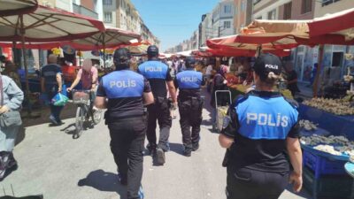 Eskişehir’de, polis ekipleri tarafından hırsızlık ve dolandırıcılık olaylarıyla ilgili vatandaşlara