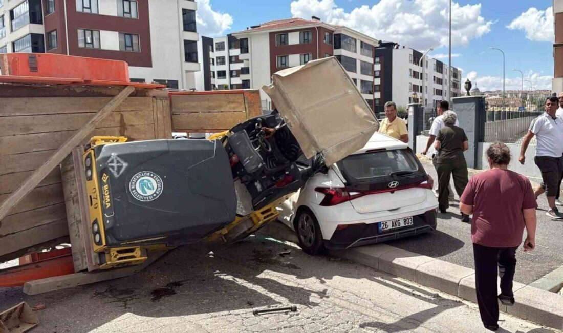 Eskişehir’de yaşanan bir kaza sonucunda, rampada bir kamyonun römorku bağlantı