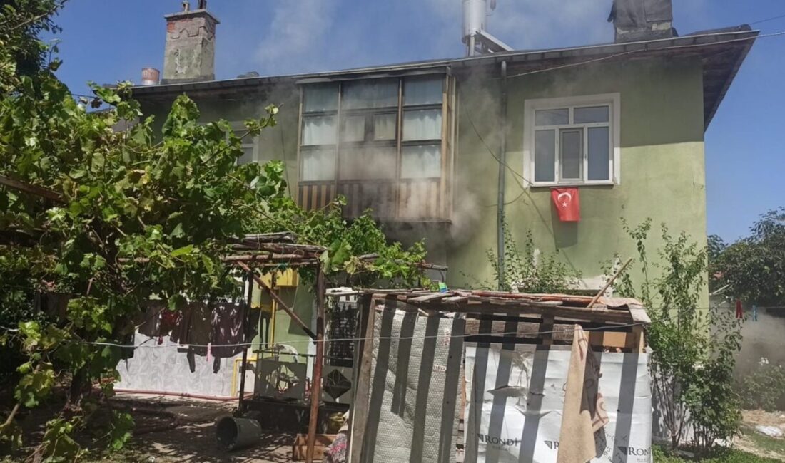 Seydişehir ilçesindeki bir dairede çıkan yangında, evde mahsur kalan beş