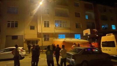 Elazığ’da bir birey, evinin balkonundan atlamaya çalışırken polis ekipleri tarafından