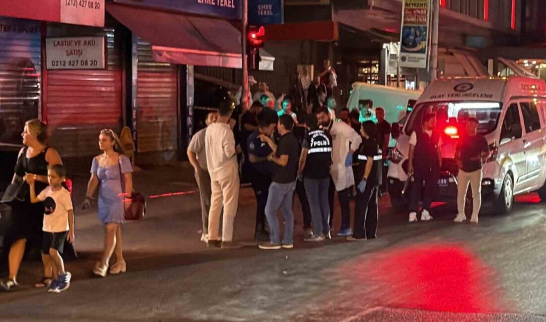 Eyüpsultan ilçesindeki bir oto galeriye yapılan silahlı saldırıda, motosikletli 2