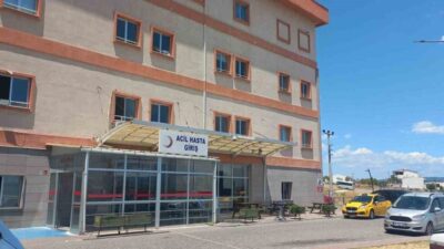 Ezine ilçesinde bulunan bir hastanenin tuvaletinde poşet içinde bir erkek