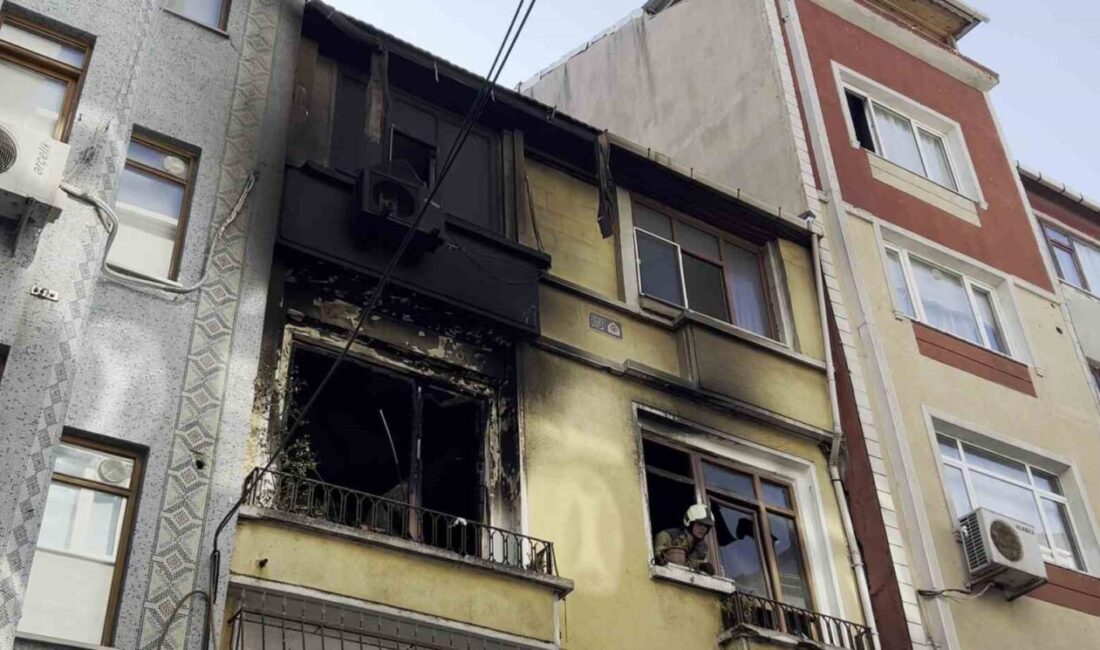 Fatih’te bulunan 2 katlı bir binada meydana gelen yangın sonrasında