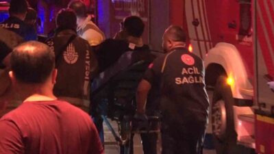 Fatih ilçesinde bulunan 4 katlı bir binada çıkan yangına müdahale