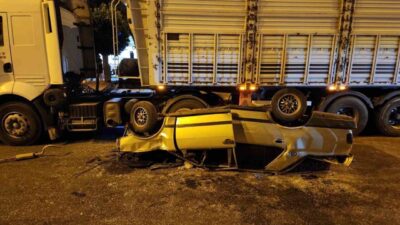 Çine ilçesinde meydana gelen trafik kazasında, bir Fiat Tofaş otomobil