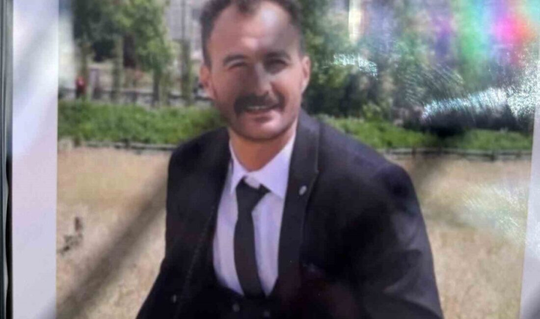 Ankara’nın Keçiören ilçesinde, Ankara Büyükşehir Belediyesi’ne ait bir hafriyat kamyonu,