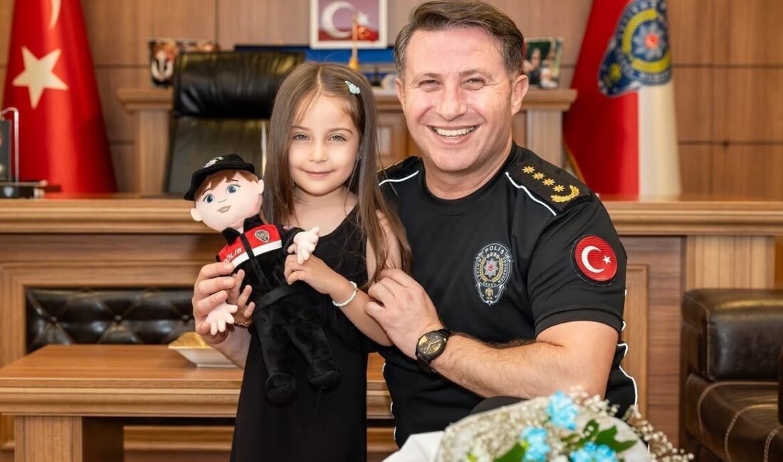 Bilecik’te bir gazi kızına Yunus Polisi bebek hediye edildi. Bilecik