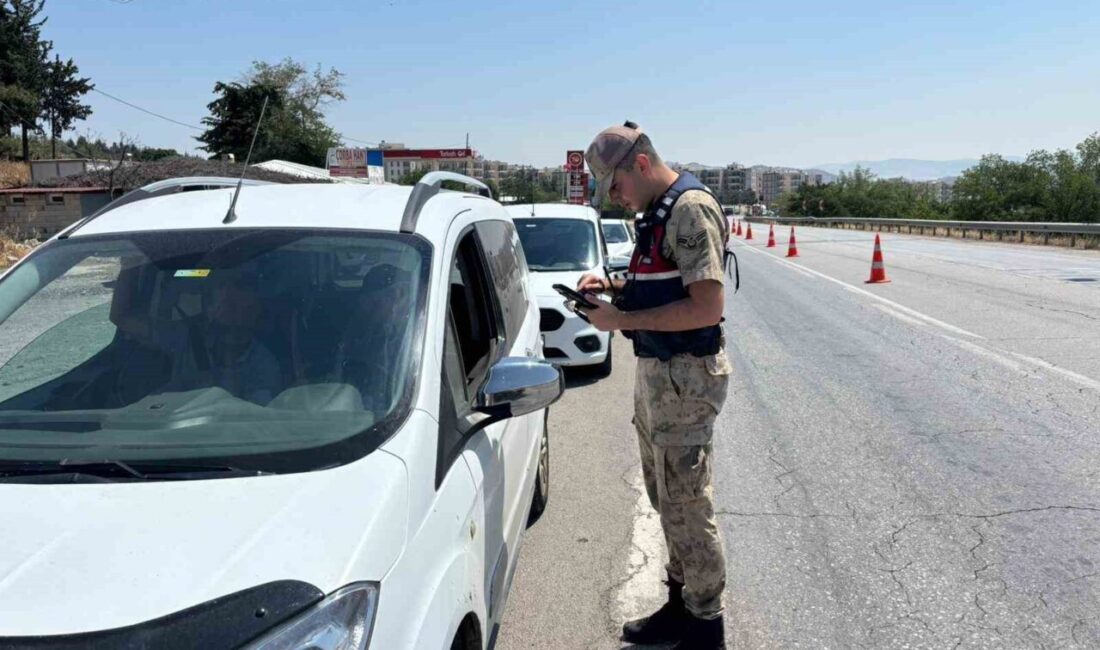 Gaziantep’te Jandarma ekipleri tarafından gerçekleştirilen denetimler sonucunda 25 aranan şahısın