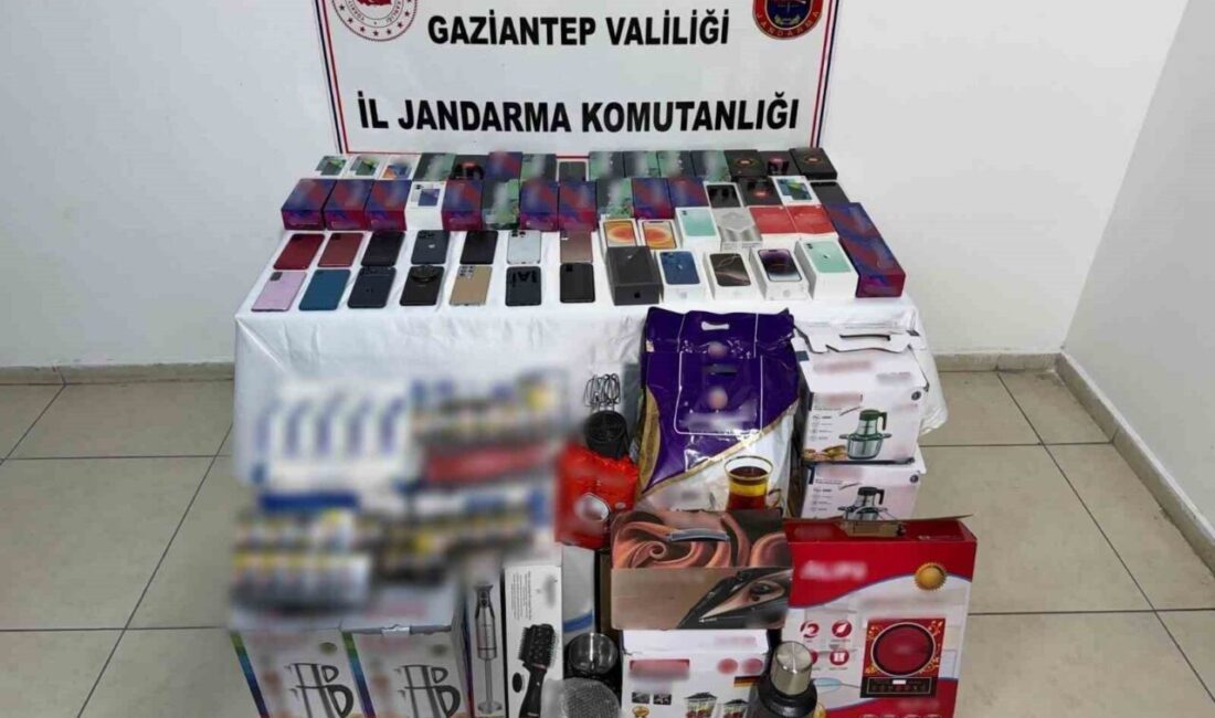 Gaziantep’te jandarma ekipleri, bir iş yerine yönelik gerçekleştirdikleri operasyonda 2