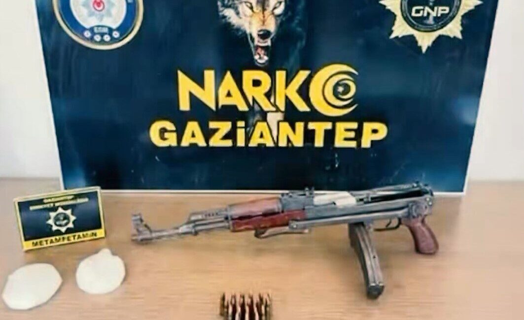Gaziantep’te gerçekleştirilen operasyonlarda 3 ruhsatsız tüfek ile bir miktar uyuşturucu