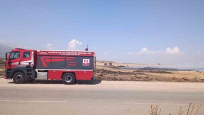 Gaziantep’in İslahiye ilçesinde hasat sonrası tarım arazilerinde meydana gelen anız