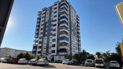 Gaziantep’te bir apartmanın asansöründe mahsur kalan 66 yaşındaki bir kadın