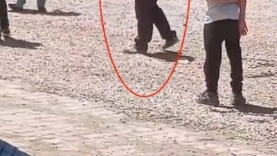 Gaziantep’in Yeniceli Mahallesi’nde düzenlenen bir düğün töreninde mahalle muhtarı, belinde