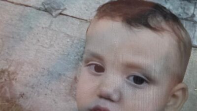 Gaziantep’te yaşanan acı bir olayda, kavşaktan dönerken aracın kapısının açılması