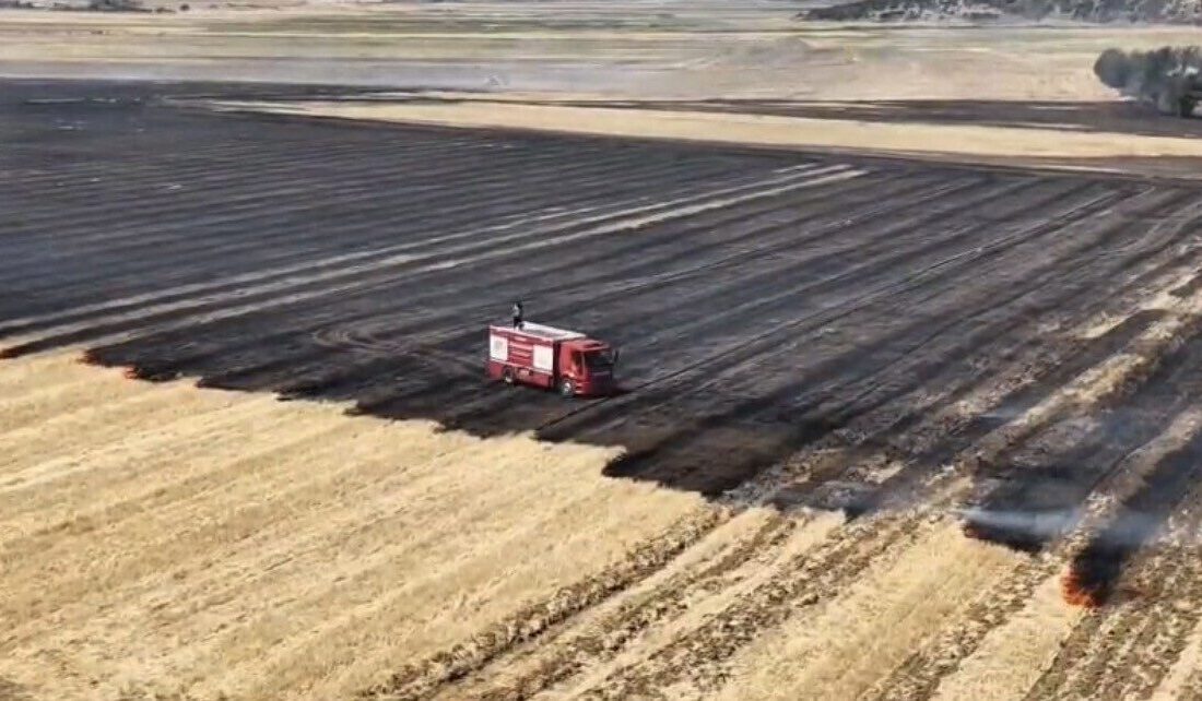 Gaziantep’in İslahiye ilçesindeki bir tarla yangını korku ve endişeye sebep