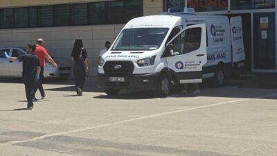 Antalya’nın Kepez ilçesinde, bir genç kadın, kendisine takıntılı olduğu iddia