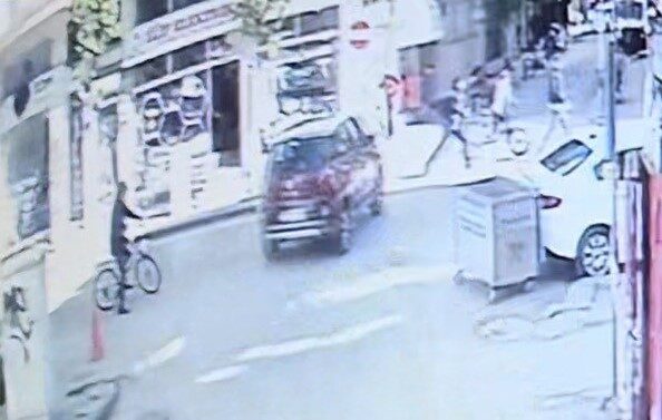 Eskişehir’de yürürken ters istikametten gelen bir aracın altında kalarak hayatını