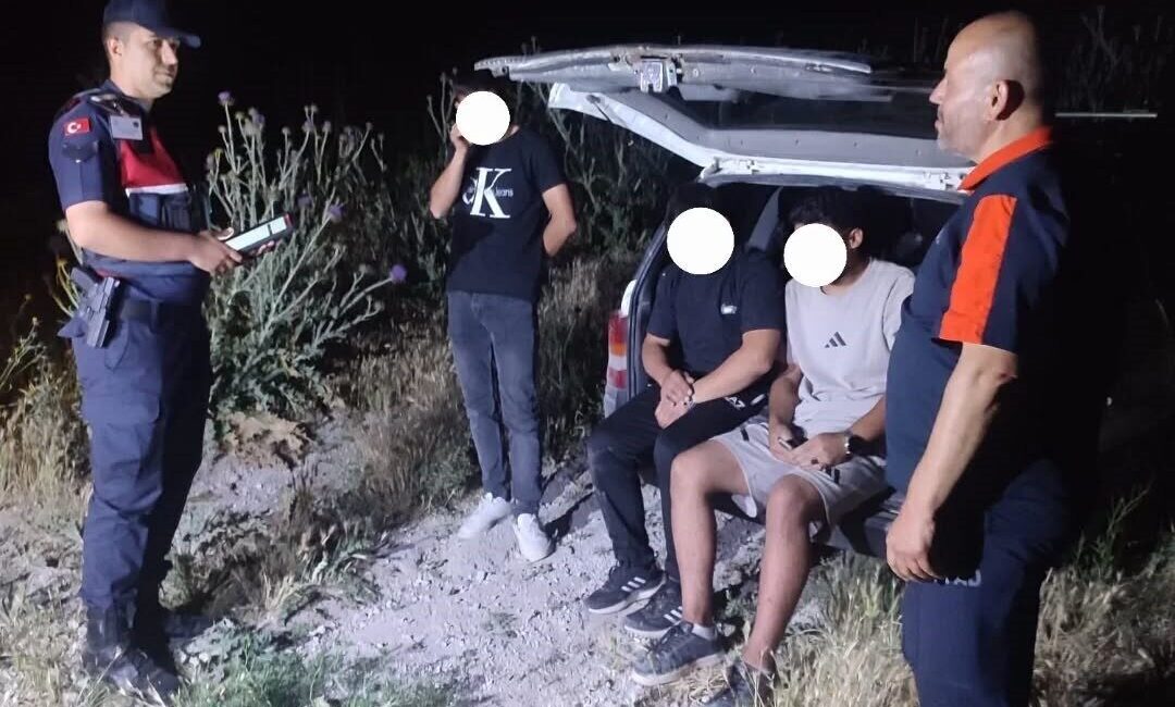 Karaman’da kaybolan 3 kişi, Karadağ’da mahsur kaldıktan sonra AFAD ekipleri