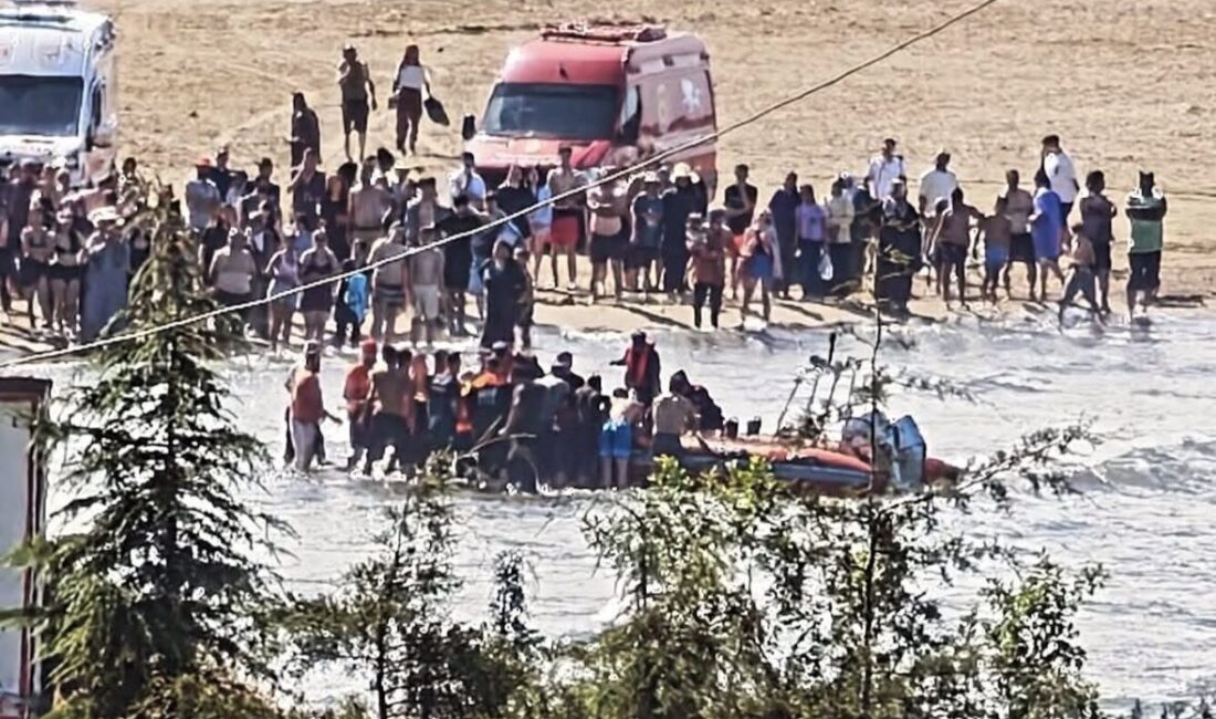 Bulancak ilçesinde denizde boğulma tehlikesi geçiren 3 kişiye yardım etmeye